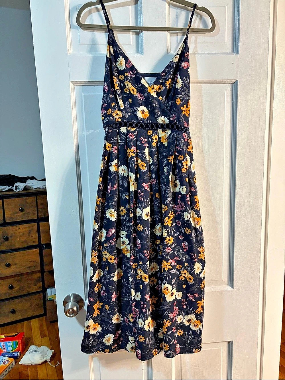 J.O.A. Floral Midi Dress in Black Size Small